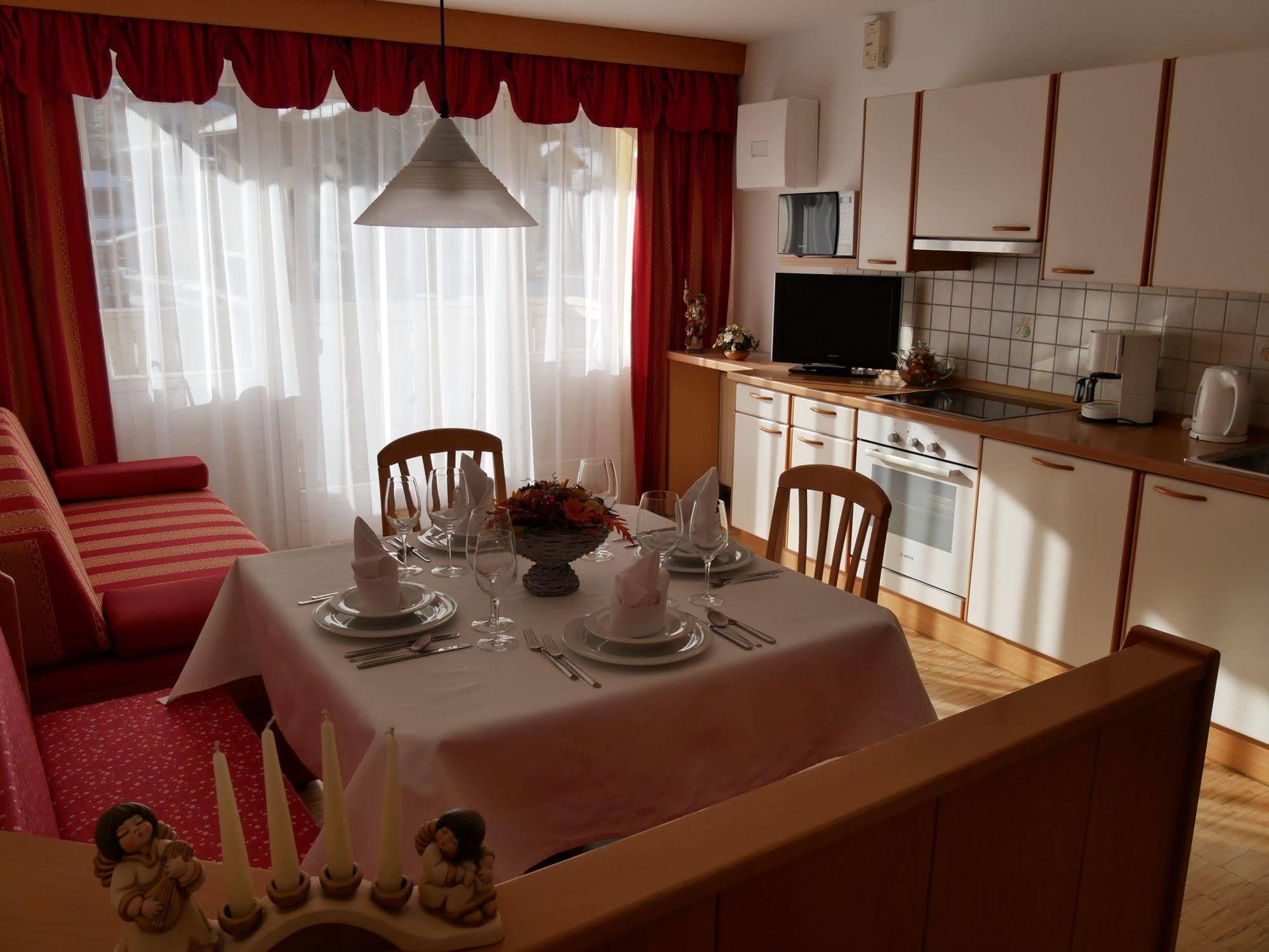 Отель Appartmenthotel Residence Elvis Ортизеи